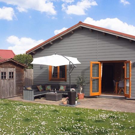 Villa Emilia - Gemuetliches Kinderfreundliches Blockhaus Mit Umzaeuntem Garten Sint Annaland Εξωτερικό φωτογραφία