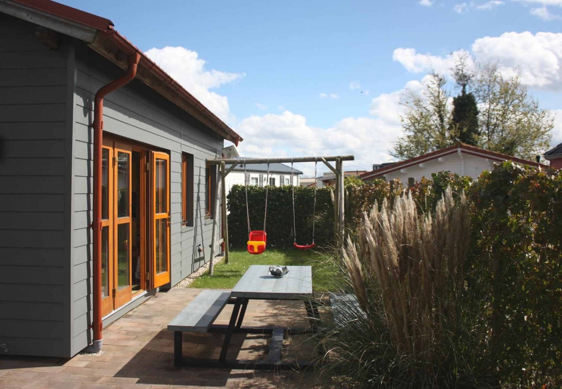 Villa Emilia - Gemuetliches Kinderfreundliches Blockhaus Mit Umzaeuntem Garten Sint Annaland Εξωτερικό φωτογραφία