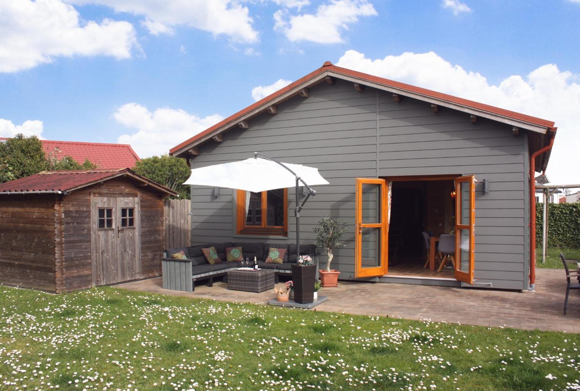 Villa Emilia - Gemuetliches Kinderfreundliches Blockhaus Mit Umzaeuntem Garten Sint Annaland Εξωτερικό φωτογραφία